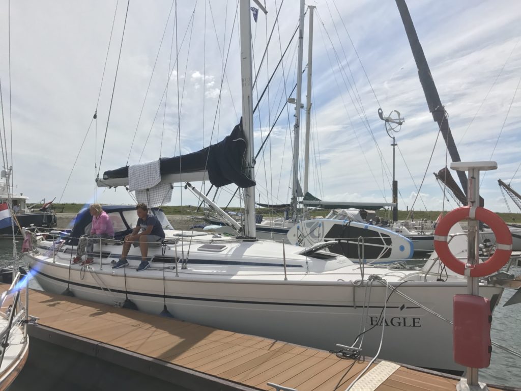 De Eagle aan de steiger van Vlieland