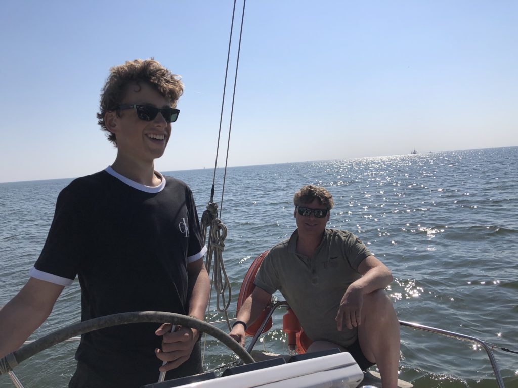 Heerlijk zeilen op het IJsselmeer met de Eagle. 